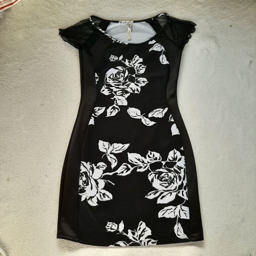 Andrea Missy Floral Dress Size S